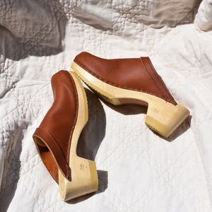 No.6 Old School Clog on Mid Heel in Bourbon